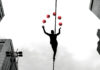 On the Delicate Art to Balance Trust and Control to Promote Performance