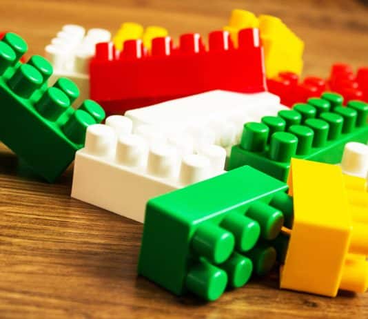 Lego’s ESG Dilemma: Why an Abandoned Plan to Use Recycled Plastic Bottles Is a Wake-up Call For Supply Chain Sustainability iStock-1089387710