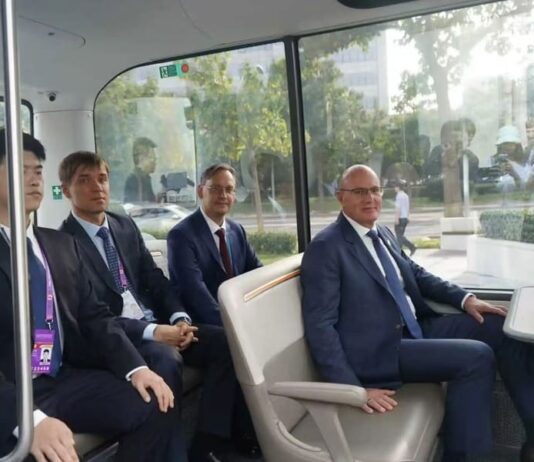 Driverless Push Globalization: Russia Advances the Autonomous Mobility and Seeks Expertise with Chinese WeRide Russians riding on Autonomous Car